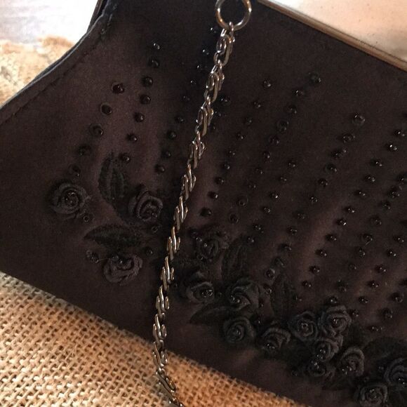 CARLO FELLINI BEADS AND ROSES VINTAGE FORML CLUTCH SATIN BAG PURSE 10x4 KISSLOCK - Picture 2 of 5